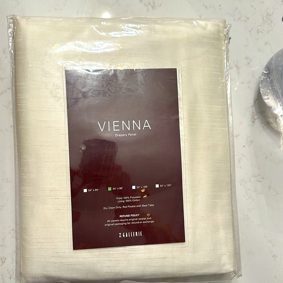 Z GALLERIE Vienna Drapery Panel 54” x 96” Ivory - Picture 6 of 6